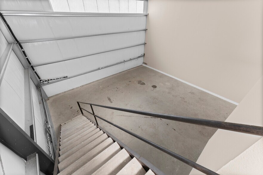 More Photos Of 32411 Tamina Rd, Magnolia Light Distribution For Lease