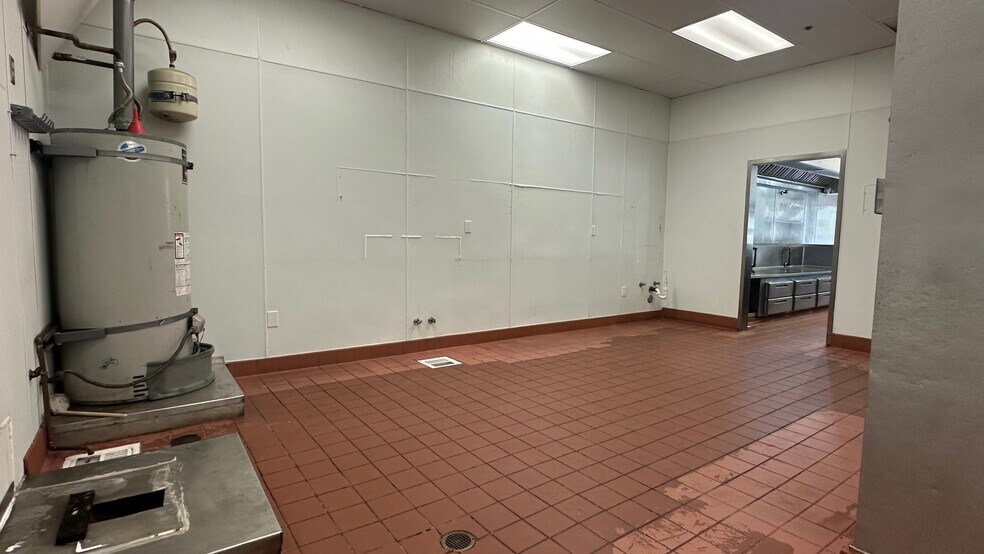 More Photos Of 475-745 E Hospitality Ln, San Bernardino Unknown For Lease