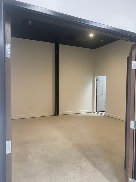 More Photos Of 4200 Sepulveda Blvd, Culver City Office For Lease