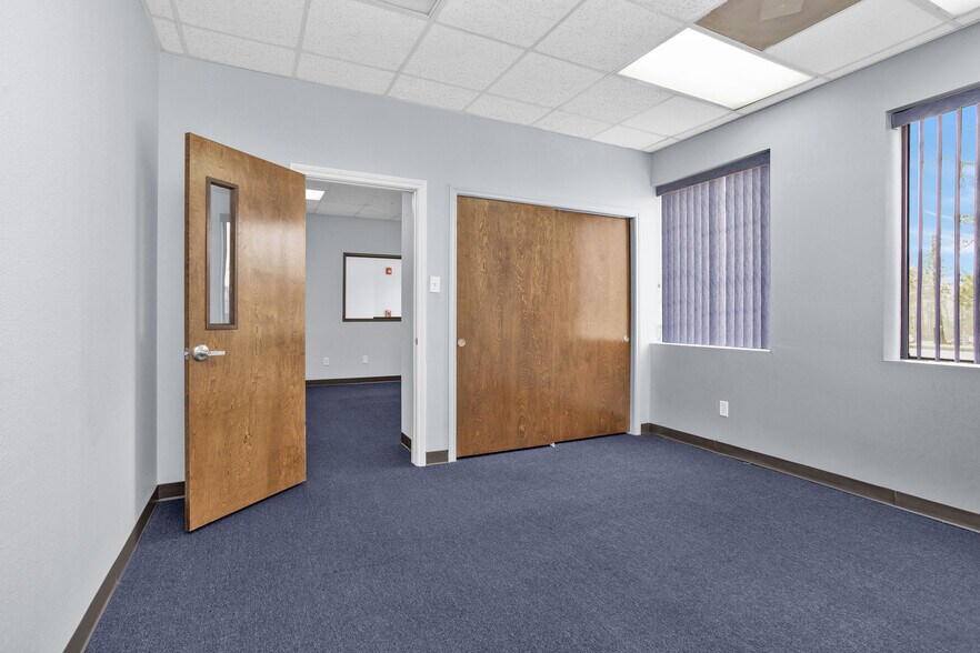 More Photos Of 1207 N Fm 3083 Rd, Conroe Distribution For Lease