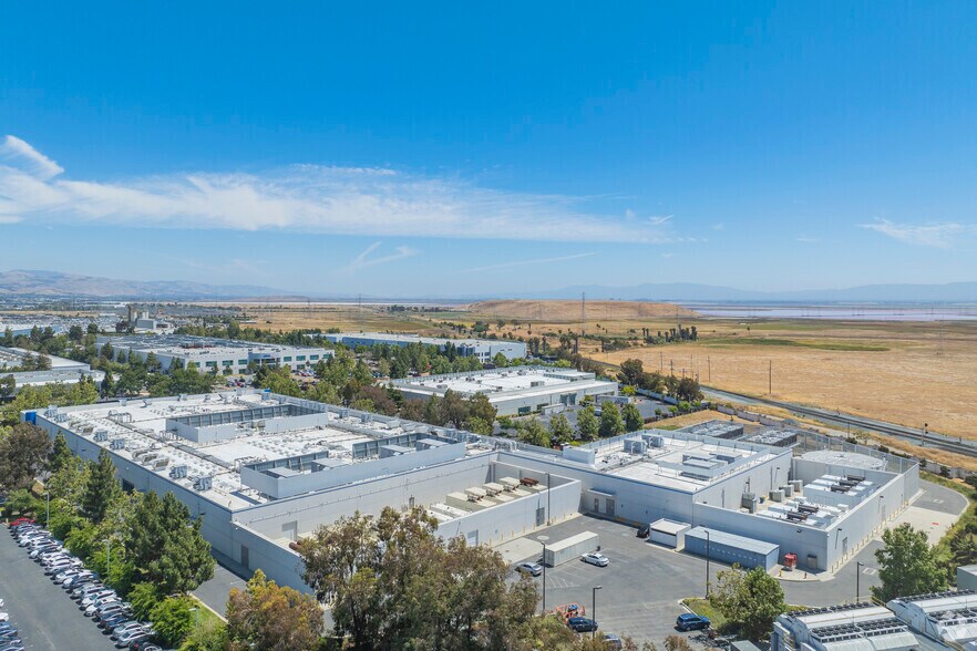 More Photos Of 39611 Eureka Dr, Newark Unknown For Lease