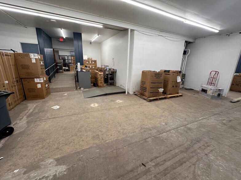 More Photos Of 1623-1635 Chicago Dr SW, Grand Rapids Freestanding For Lease