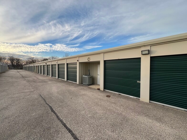 More Photos Of 305 Front St, Mchenry Self Storage For Sale