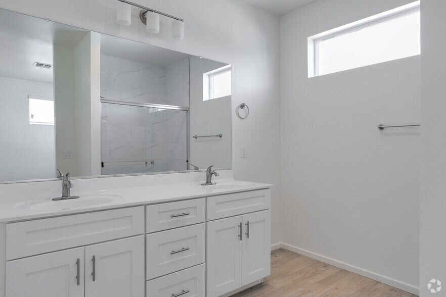 More Photos Of 701 N McQueen Rd, Chandler Apartments For Sale