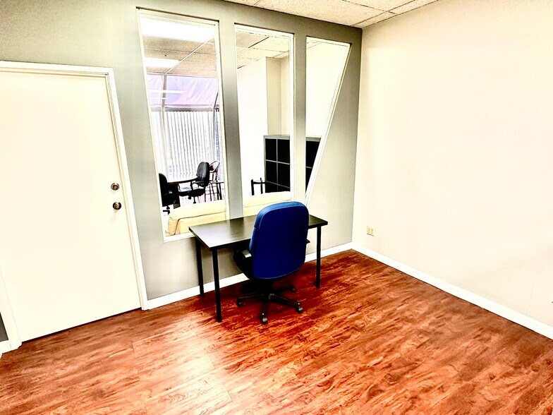 More Photos Of 2535 Kettner Blvd, San Diego Office Residential For Lease