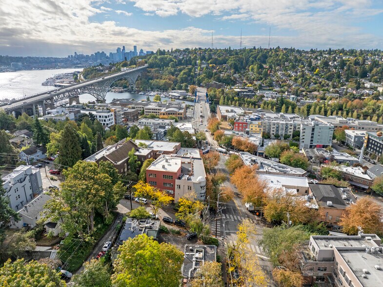 More Photos Of 3515 Fremont Pl N, Seattle Hospitality For Lease