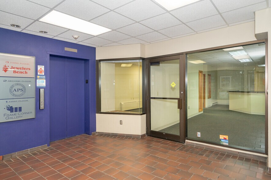More Photos Of 323 W Superior St, Duluth Storefront Retail Office For Sale