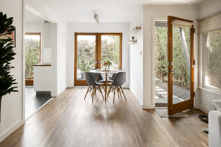 More Photos Of 608 Westminster Ave, Venice Apartments For Sale