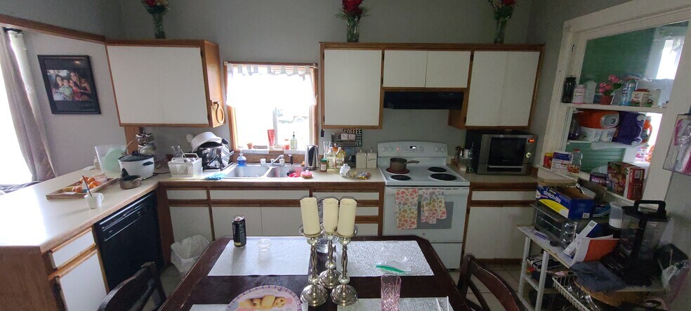 More Photos Of 2120 19th Ave, Forest Grove Office Residential For Sale