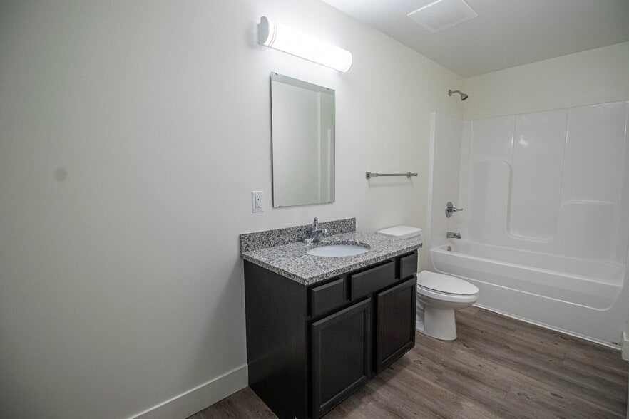 More Photos Of 615 Ferry St, Lafayette Apartments For Sale
