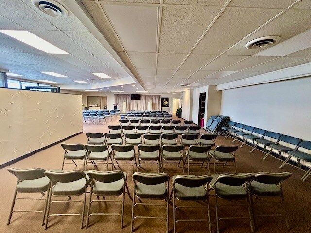 More Photos Of 2455 Stanley Ave, Dayton Auto Dealership For Sale