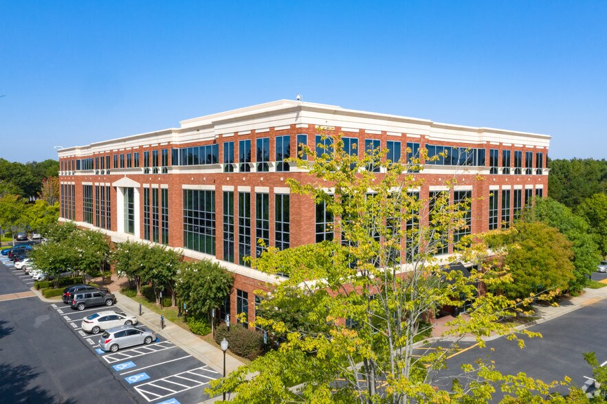 More Photos Of 11020 David Taylor Dr, Charlotte Office For Lease