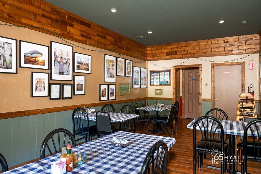 More Photos Of 1466 Snug Harbor Rd, Shady Side Storefront Retail Residential For Sale