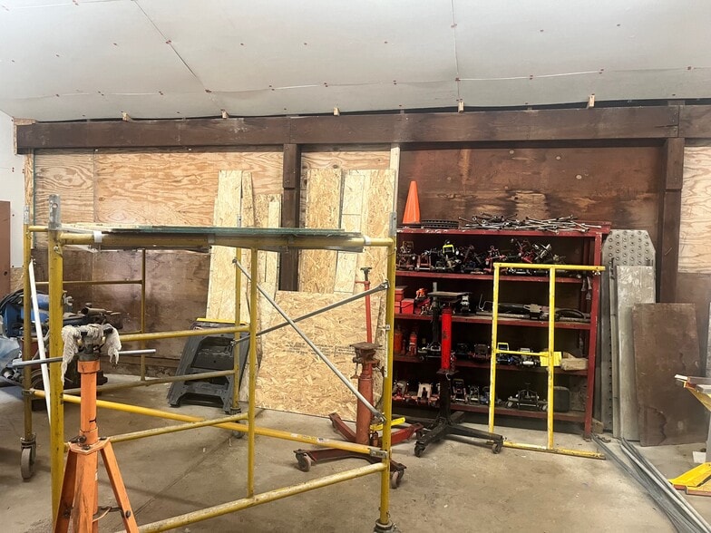 More Photos Of 4376 Beecher Rd, Flint Warehouse For Sale