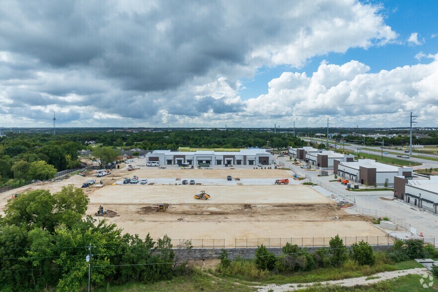 More Photos Of 14300 Ronald Reagan Blvd, Cedar Park Storefront For Sale