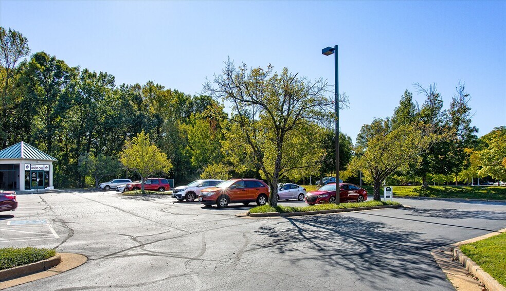 More Photos Of 1770 N Parham Rd, Richmond Office For Lease