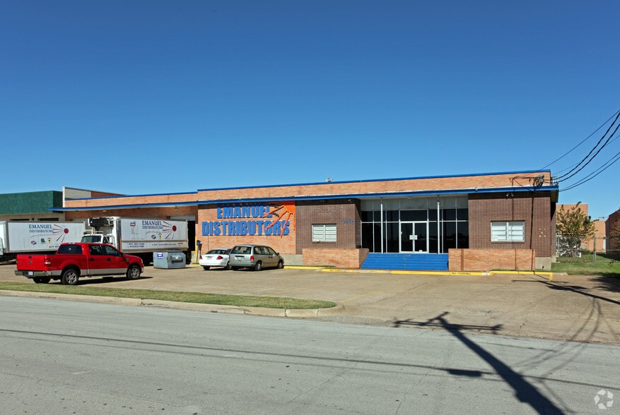 Primary Photo Of 2675 Freewood Dr, Dallas Warehouse For Lease