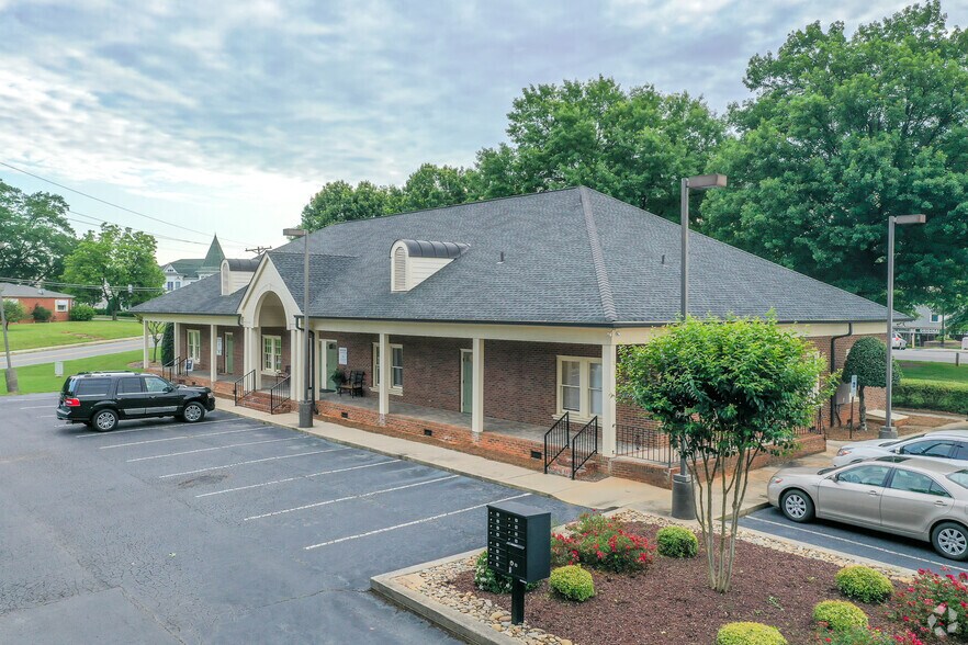Primary Photo Of 20905 Torrence Chapel Rd, Cornelius Office For Lease