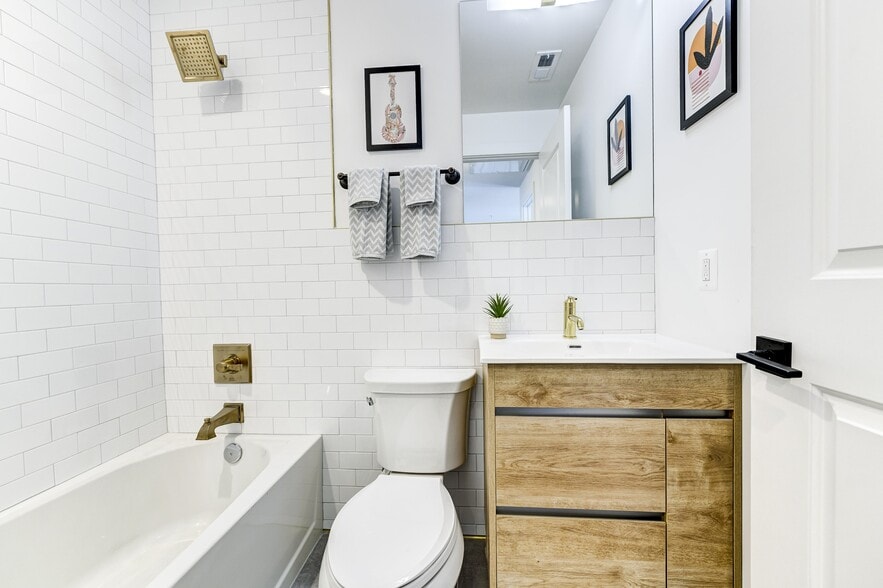 More Photos Of 1122 Bladensburg Rd NE, Washington Apartments For Sale