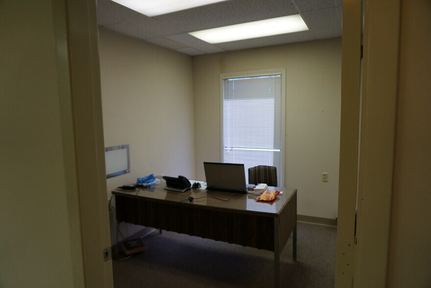 More Photos Of 3505 Behrman Pl, New Orleans Office For Sale