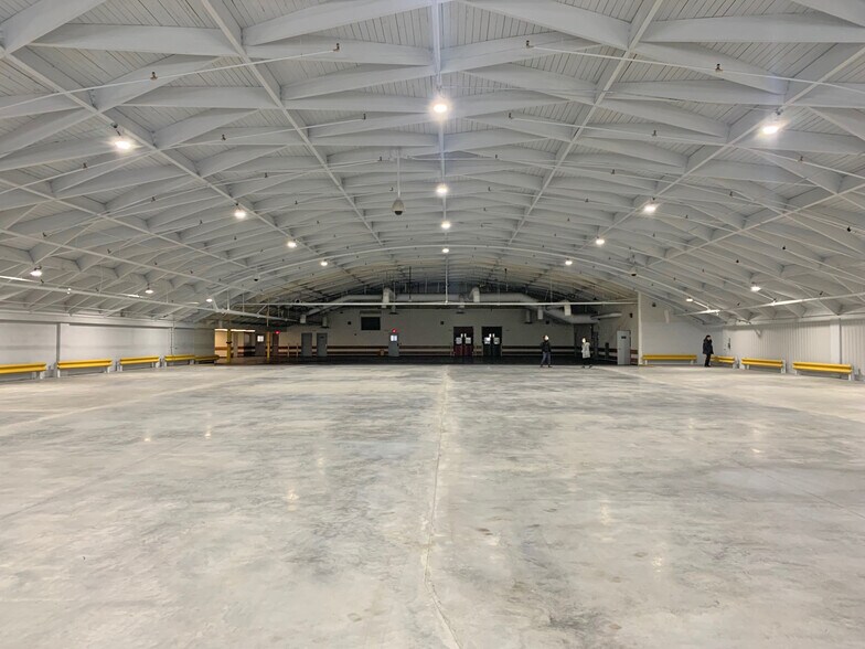 More Photos Of 21630 W 7 Mile Rd, Detroit Distribution For Sale