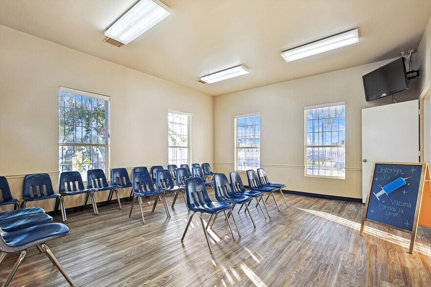 More Photos Of , Dallas Office For Sale