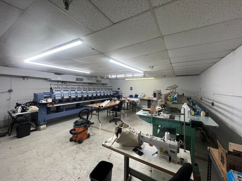 More Photos Of 1310 53rd St, West Palm Beach Manufacturing For Lease