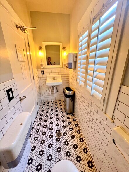 More Photos Of 145 1st St, Los Altos Restaurant For Lease