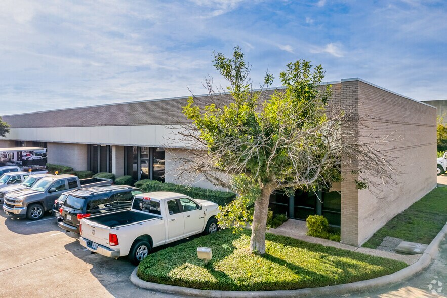 Primary Photo Of 2201 Denton Dr, Austin Warehouse For Lease