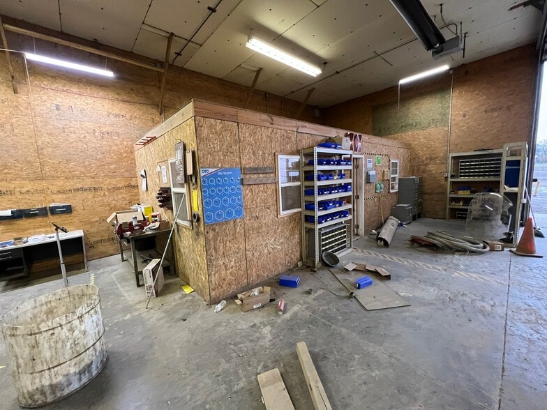 More Photos Of 1490 Truss Rd SW, New Philadelphia Warehouse For Sale