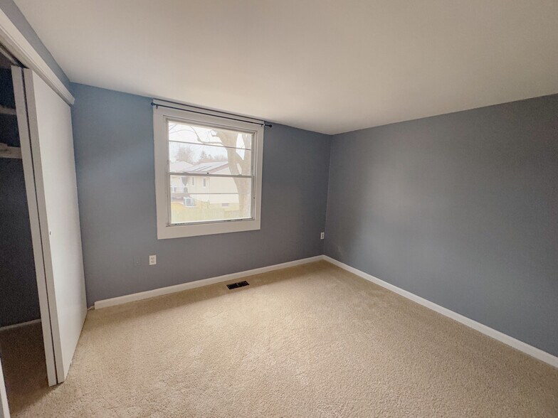 More Photos Of 3205 Chestnut St, Manchester Apartments For Sale