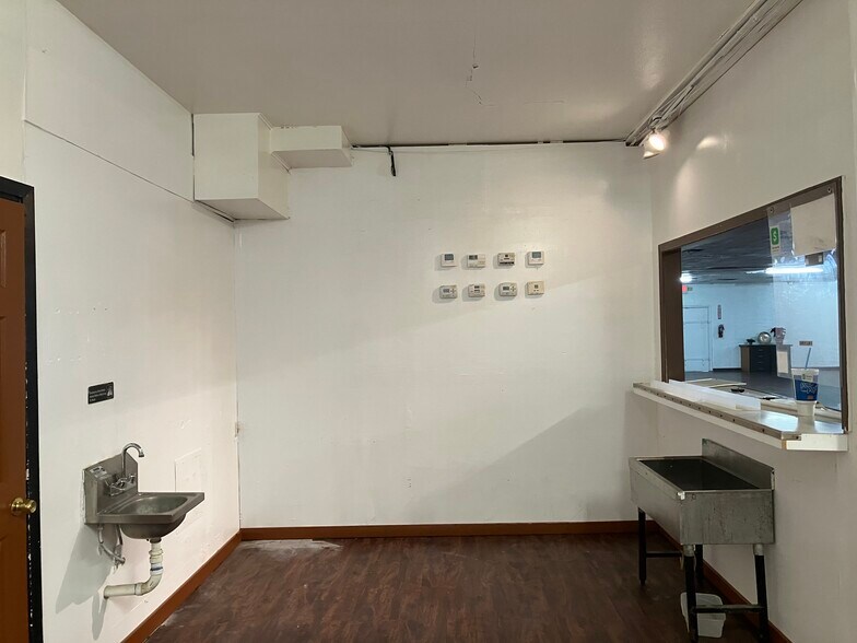 More Photos Of 4500 West Ave, San Antonio Storefront Retail Office For Lease