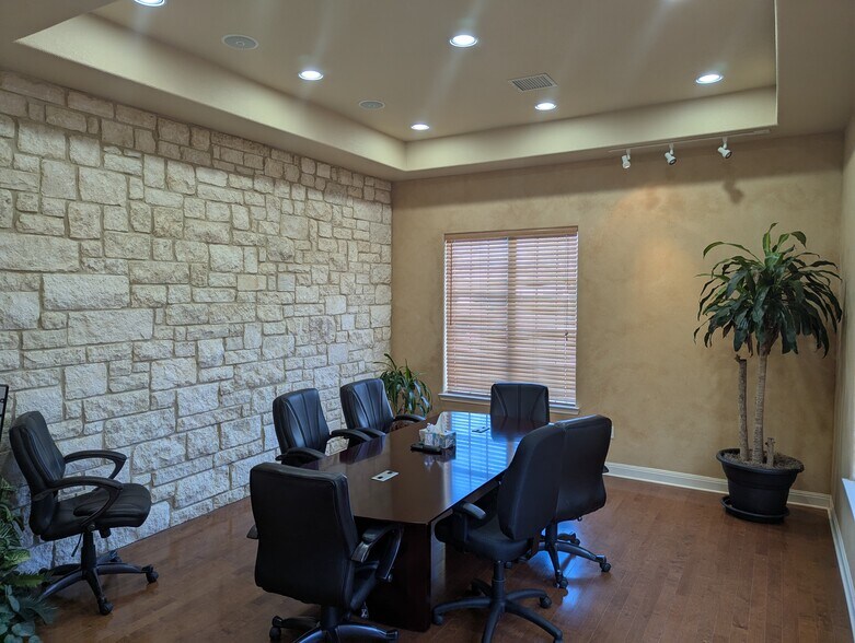 More Photos Of 1911 Corporate Dr, San Marcos Office For Sale