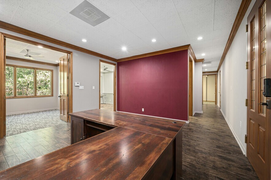More Photos Of 5750 Balcones Dr, Austin Medical For Sale