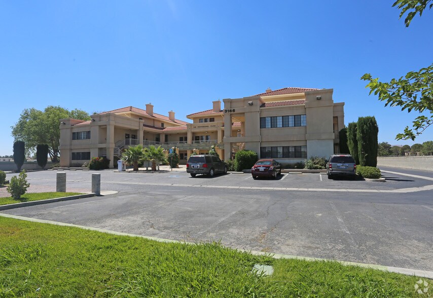 More Photos Of 3166 E Palmdale Blvd, Palmdale Office For Sale