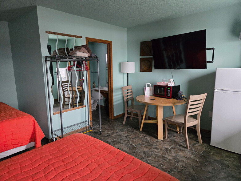 More Photos Of 300 Highway 7, Clara City Hotel For Sale