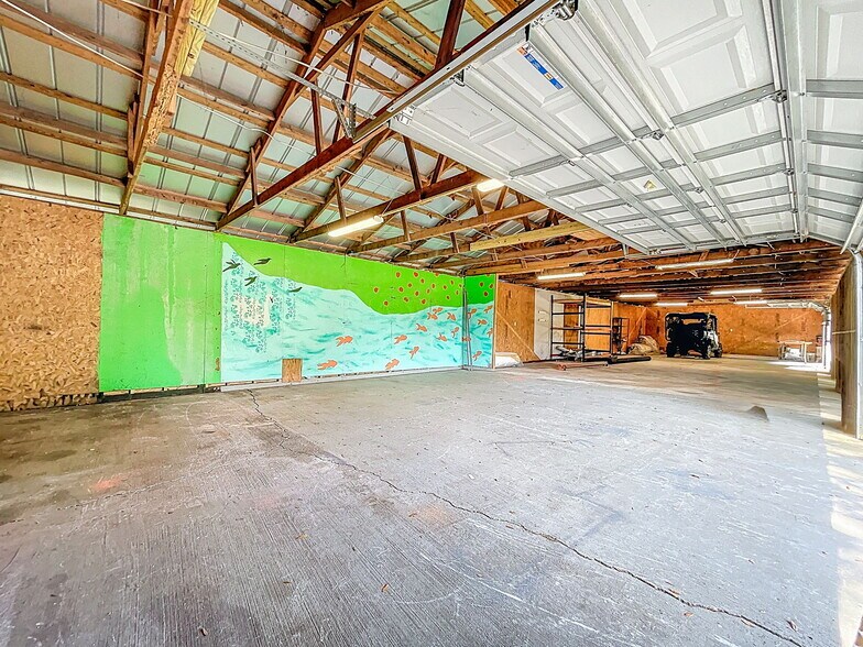 More Photos Of 112 N Mulrennan Rd, Valrico Warehouse For Sale