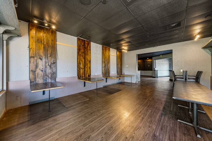 More Photos Of 2345 Ashland St, Ashland Freestanding For Lease