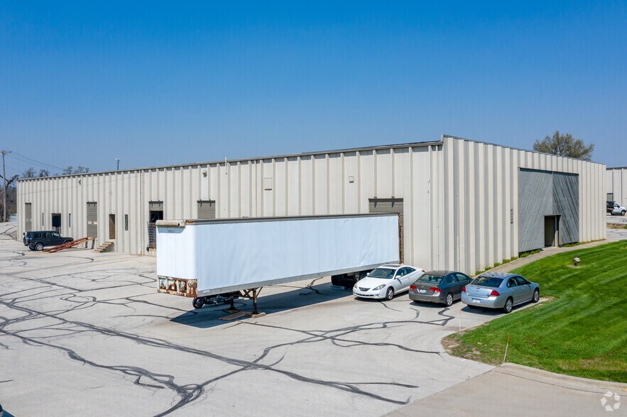 Primary Photo Of 3040-3054 S 44th St, Kansas City Warehouse For Lease