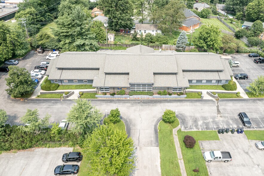 More Photos Of 177 Burt Rd, Lexington Medical For Sale