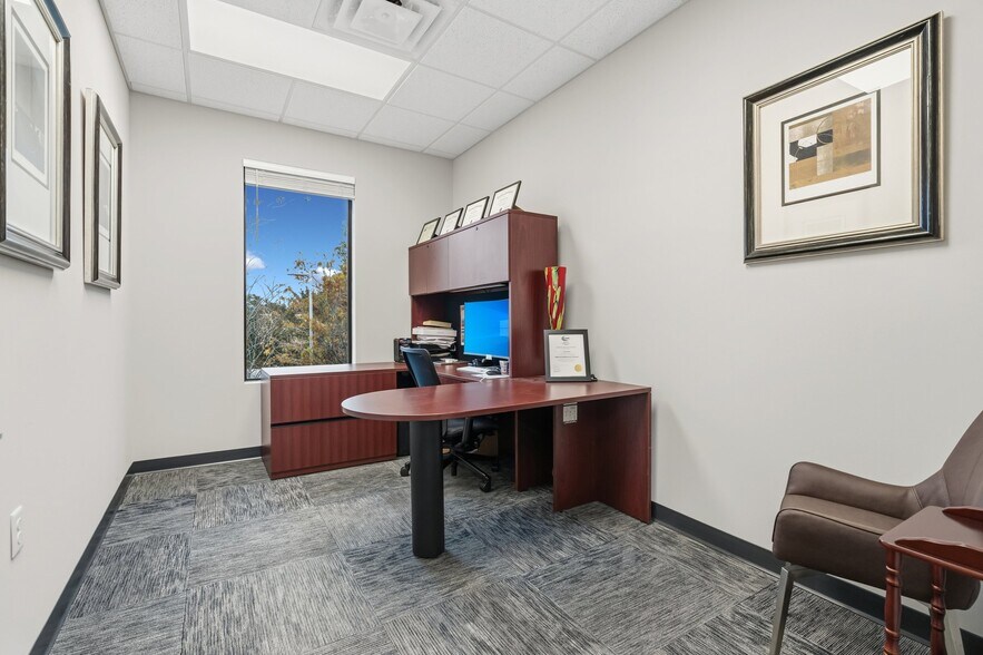 More Photos Of 131 S Country Club Rd, Lake Mary Office For Sale