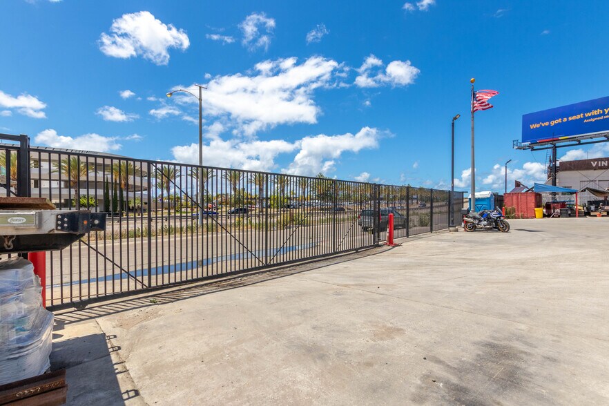 More Photos Of 3571 Pacific Hwy, San Diego Contractor Storage Yard For Sale
