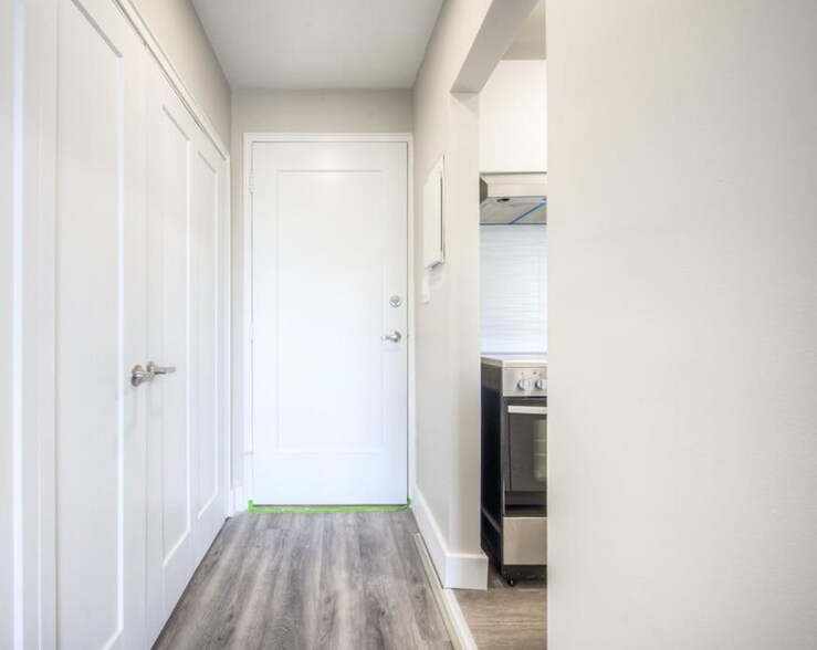 More Photos Of 30 Chatham St, Brantford Apartments For Sale