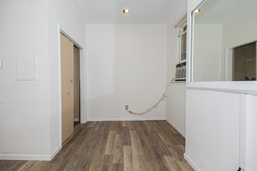 More Photos Of 215 High St, Mount Holly Office Residential For Lease