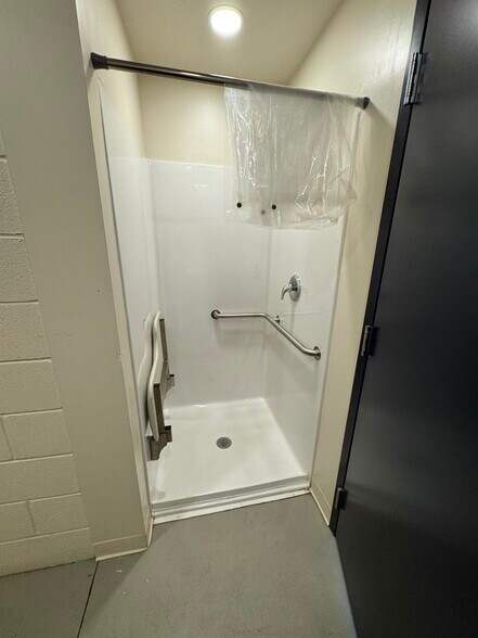 More Photos Of 12621-12631 Larchmere Blvd, Cleveland Apartments For Lease