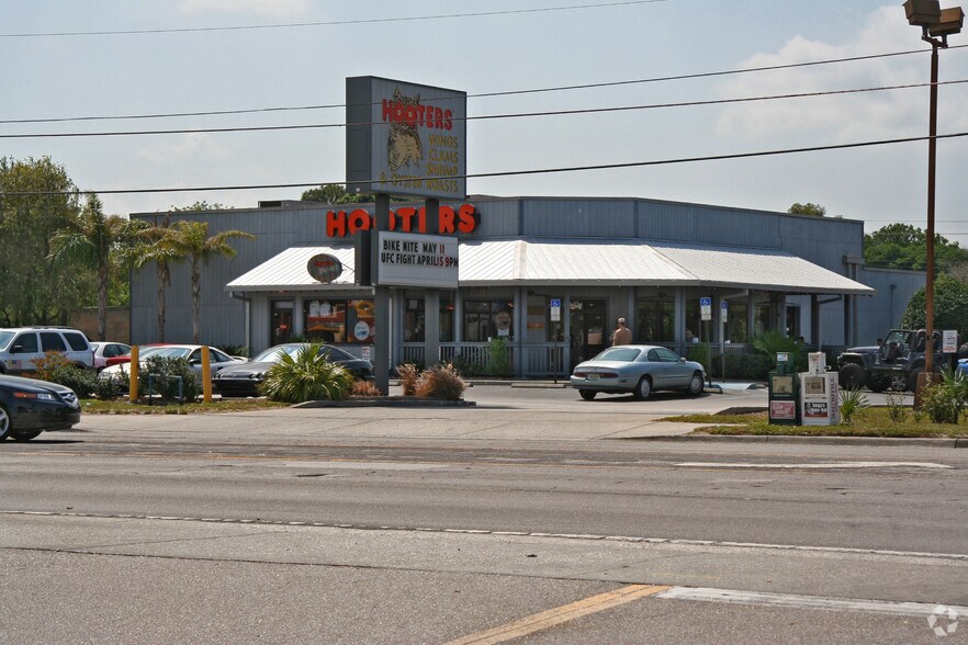 More Photos Of 4420 W Gandy Blvd, Tampa Restaurant For Lease