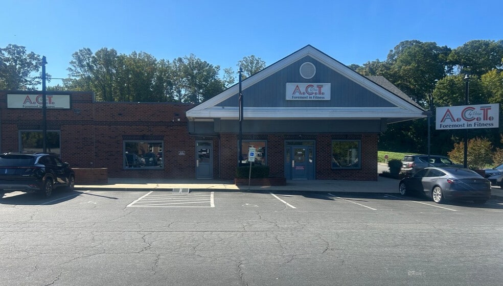 More Photos Of 435 Dolley Madison Rd, Greensboro Freestanding For Lease