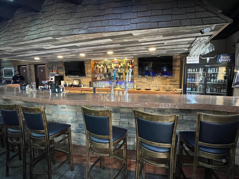 More Photos Of 201 E Main St, Hinton Restaurant For Sale