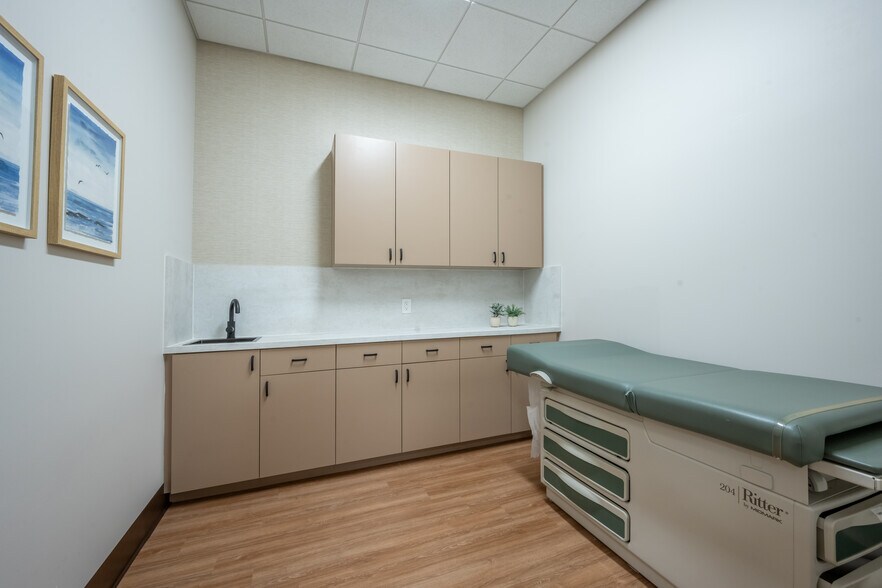 More Photos Of 3795 Boynton Beach Blvd, Boynton Beach Medical For Lease