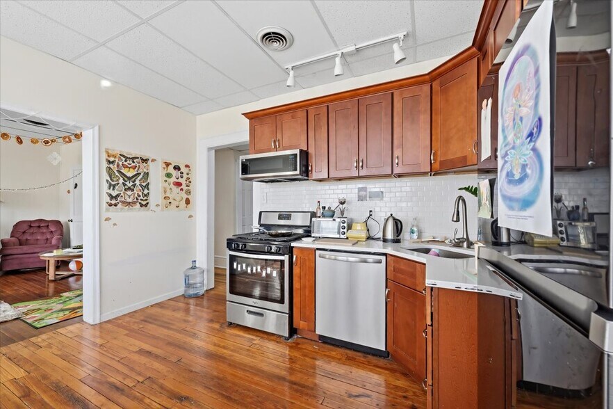 More Photos Of 1707 Washington Blvd, Easton Storefront Retail Residential For Sale